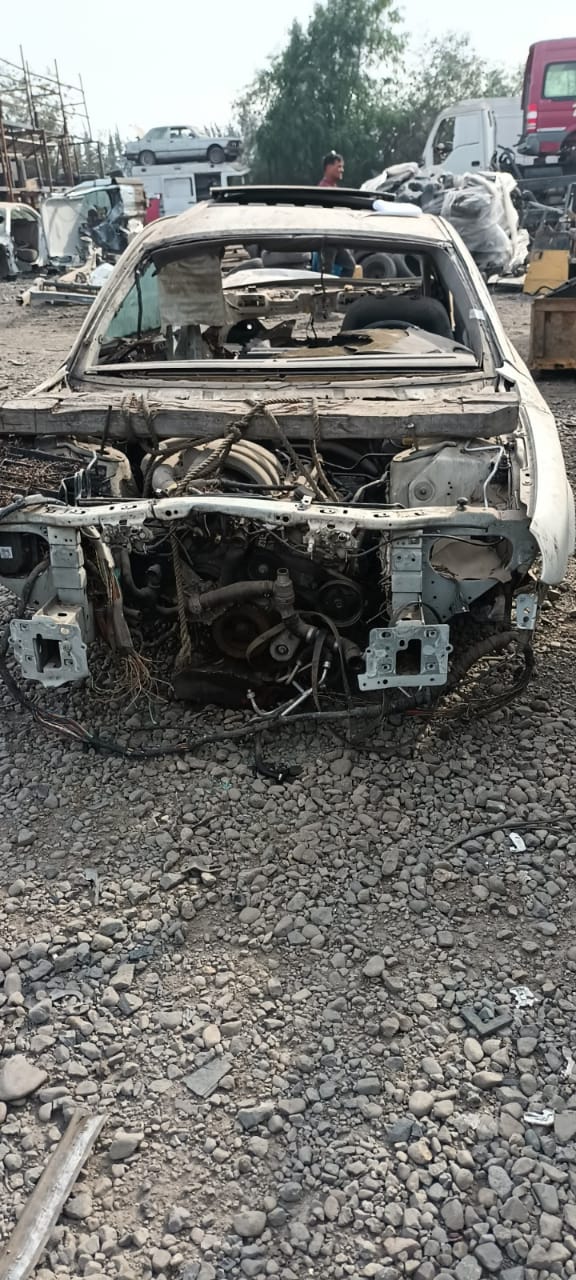 MUñON Otra JAGUAR 2000  USADO  EN DESARME